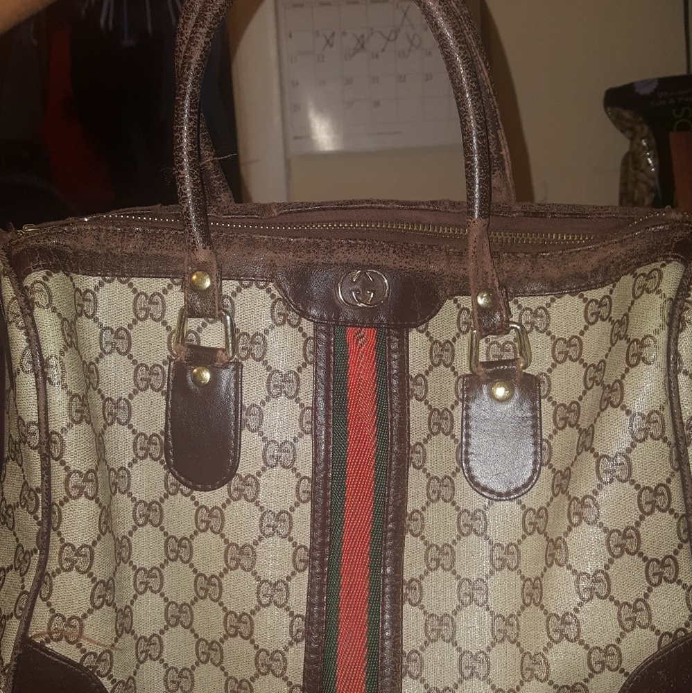 Authentic vintage Gucci hand/shouder bag